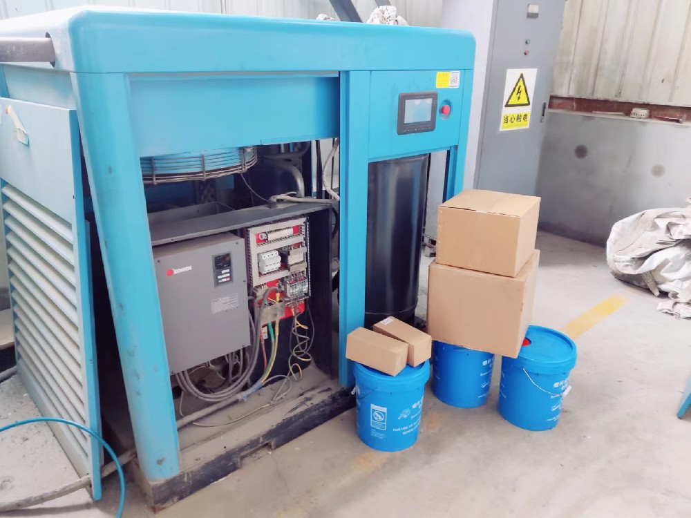 75KW螺桿空壓機(jī)保養(yǎng)維護(hù)