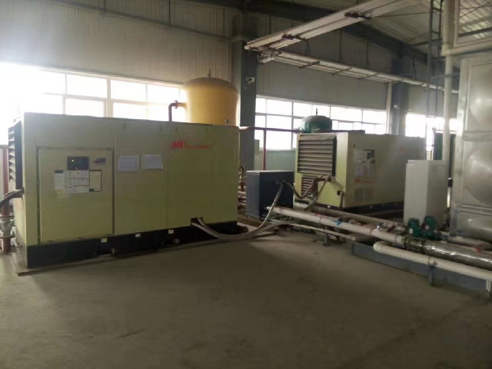 英格索蘭螺桿空壓機余熱回收改造利用